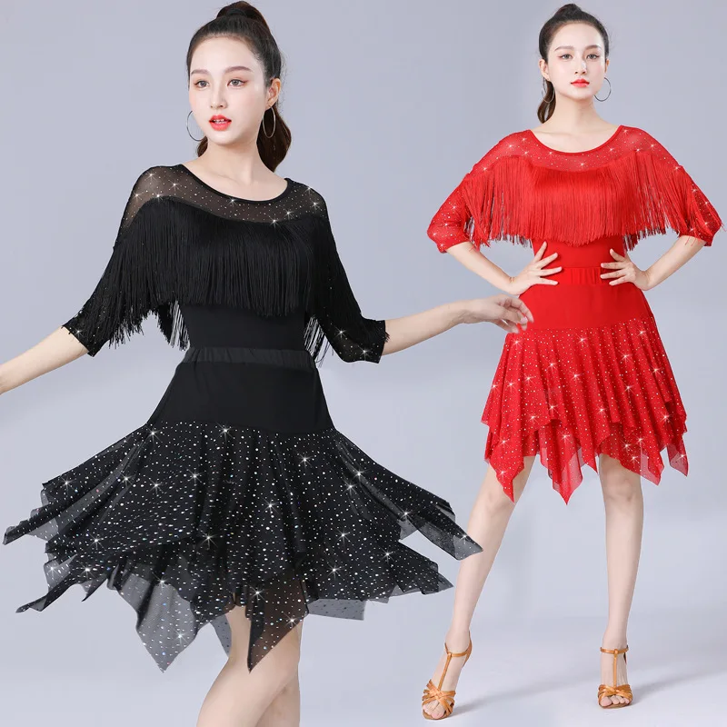 ที่กําหนดเองชุดเต้นรําละตินฝึกเครื่องแต่งกายหญิงผู้ใหญ่การแข่งขันเครื่องแต่งกายพู่ชุดด้านบนชุด