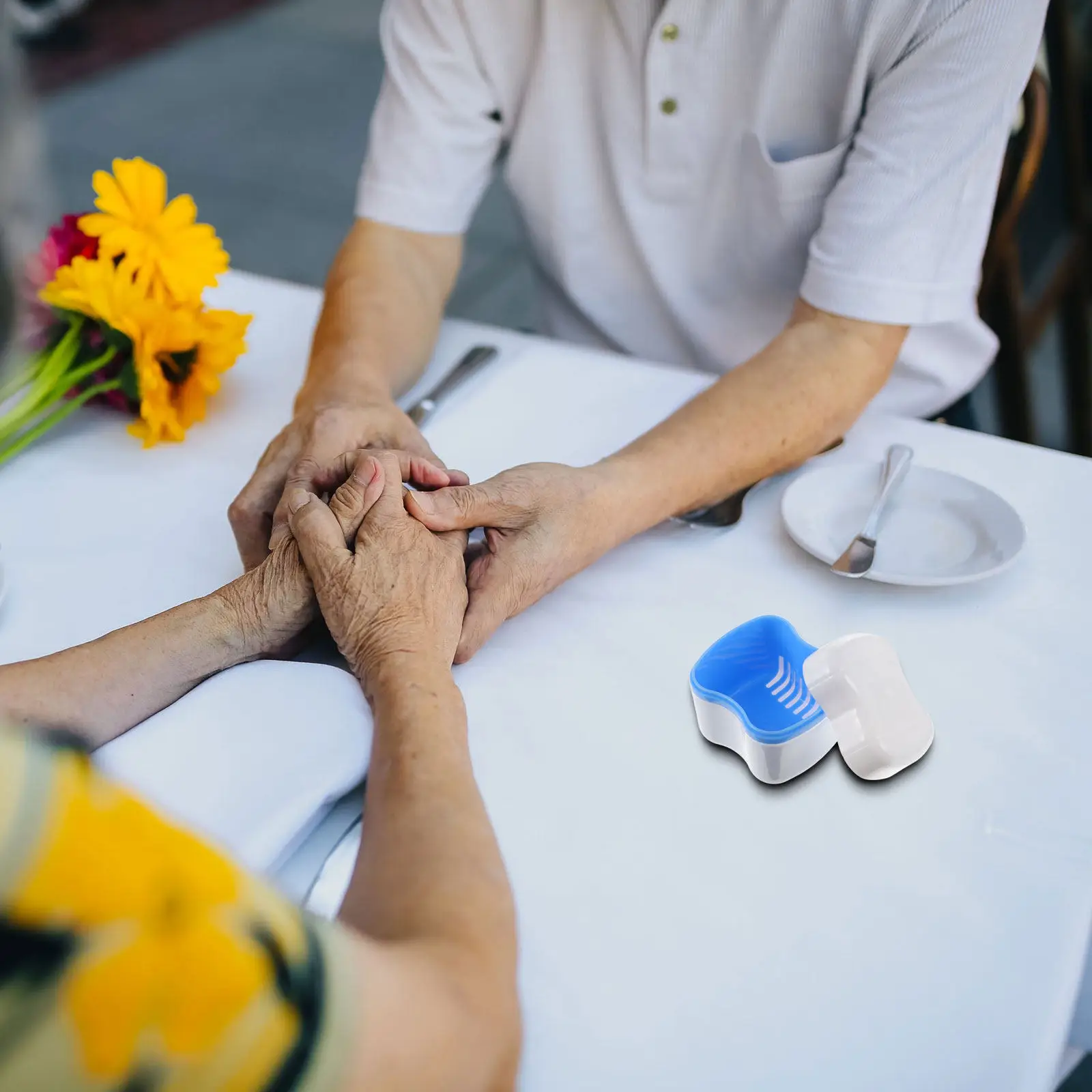 

Набор из 3-х легких портативных контейнеров для зубных протезов для пожилых людей с фильтрующей корзинкой, надежно фиксирующие протезы, подходят для полных протезов.