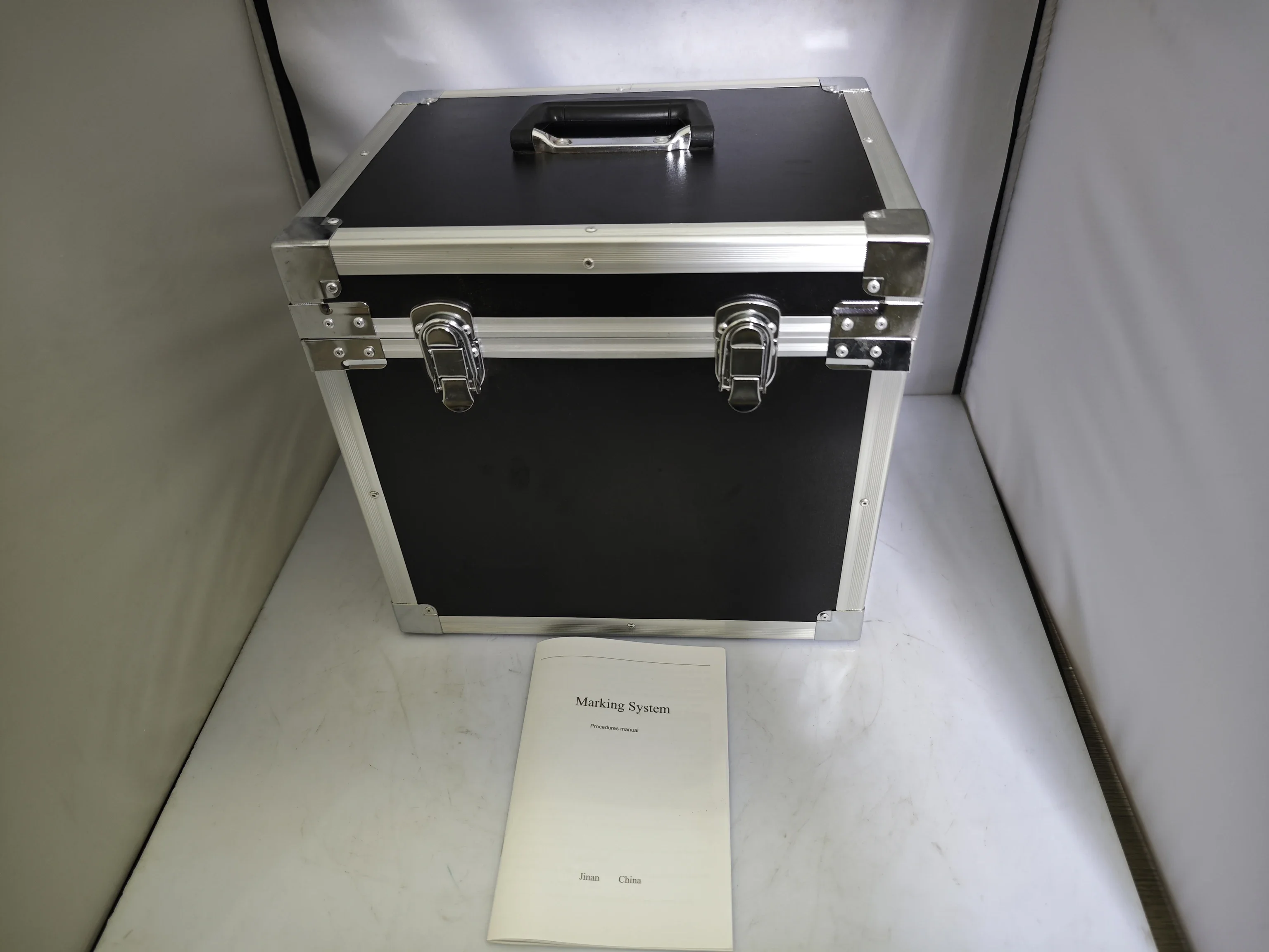 يده بطارية ليثيوم شاشة تعمل باللمس آلة وسم كهربائية نقطة Peen ماركر فين رقم. نطاق وضع العلامات 90 × 30 مم بالمغناطيس الكهربائي