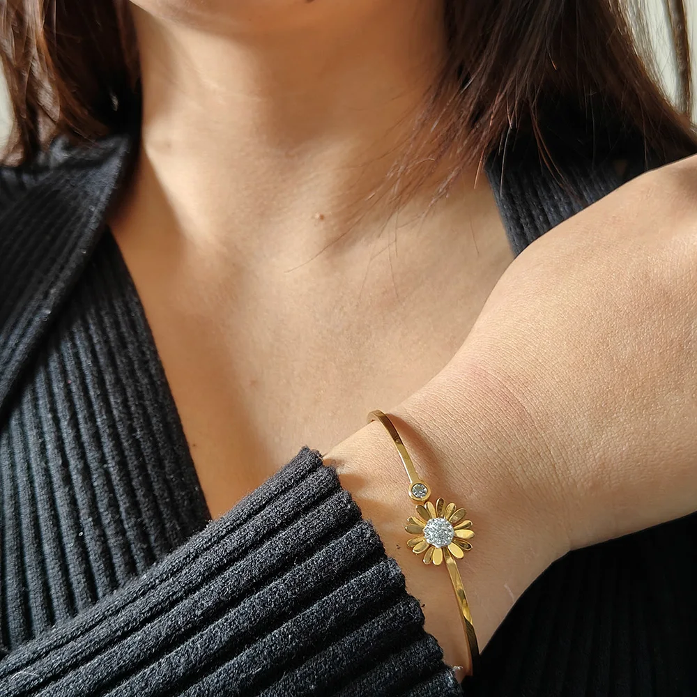 

Luxury 3D Sunflower Stainless Steel Bracelet High Quality Waterproof Jewelry, Wedding Party Accessories Gifts to Friends