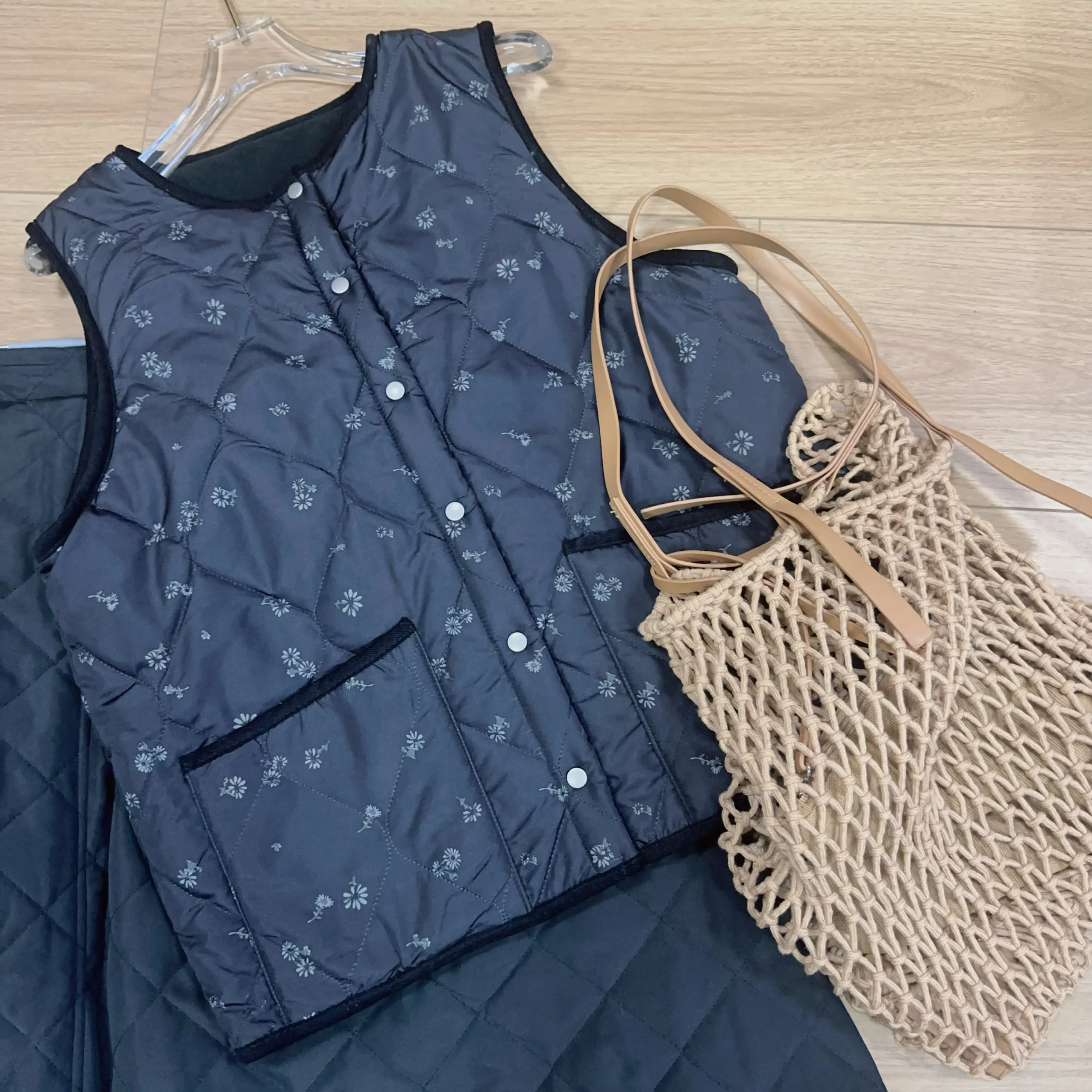 

Faionable Embroidered Daisy Pattern Cotton Vest Women's Autumn Winter New Arrival Korean Sle Versatile Diamond id Vest