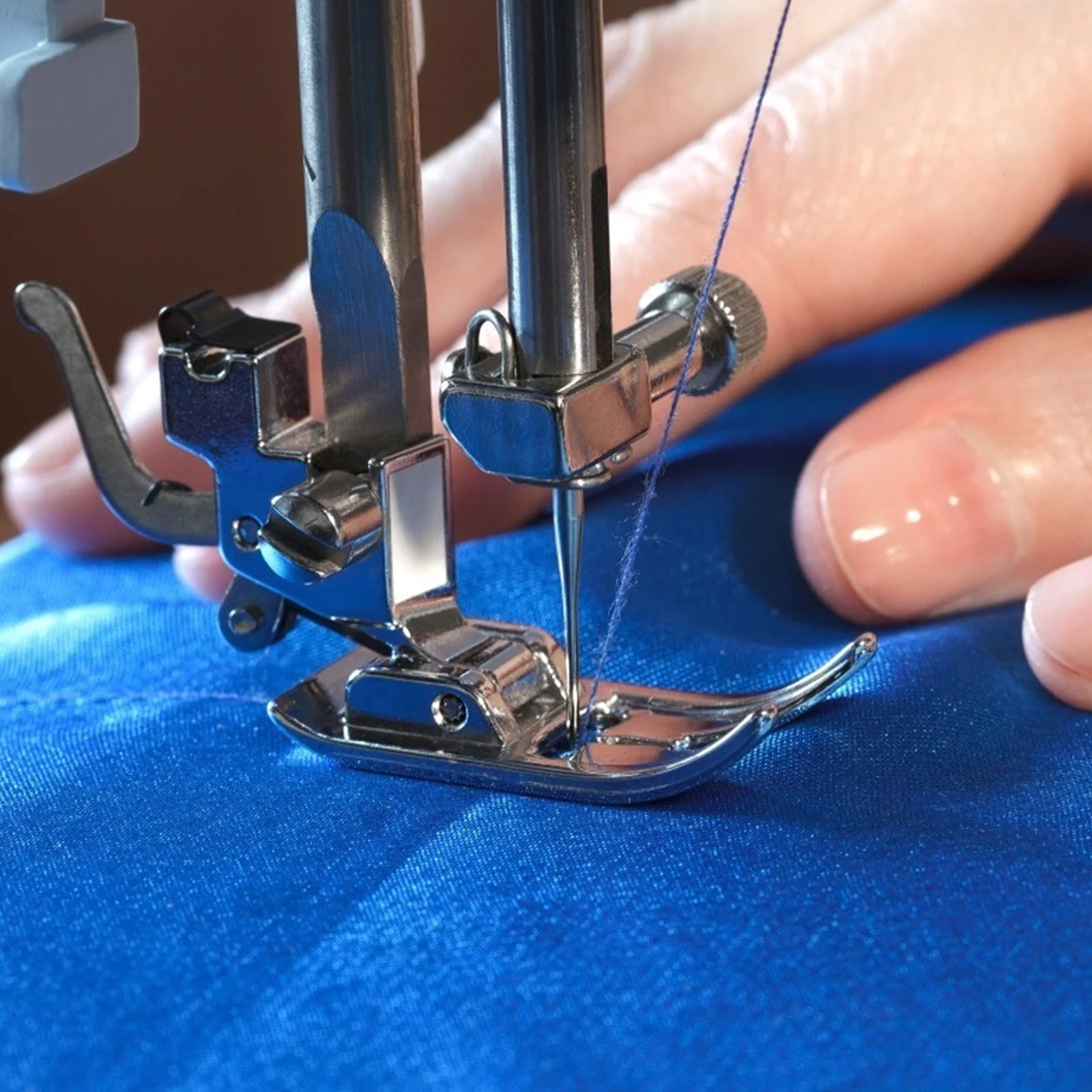 

30pcs Sewing Machine Needles Anti-Jumping Needles For Silk Fabric Canvas Thick Materials Versatile Stretch Cloth Sewing Tools