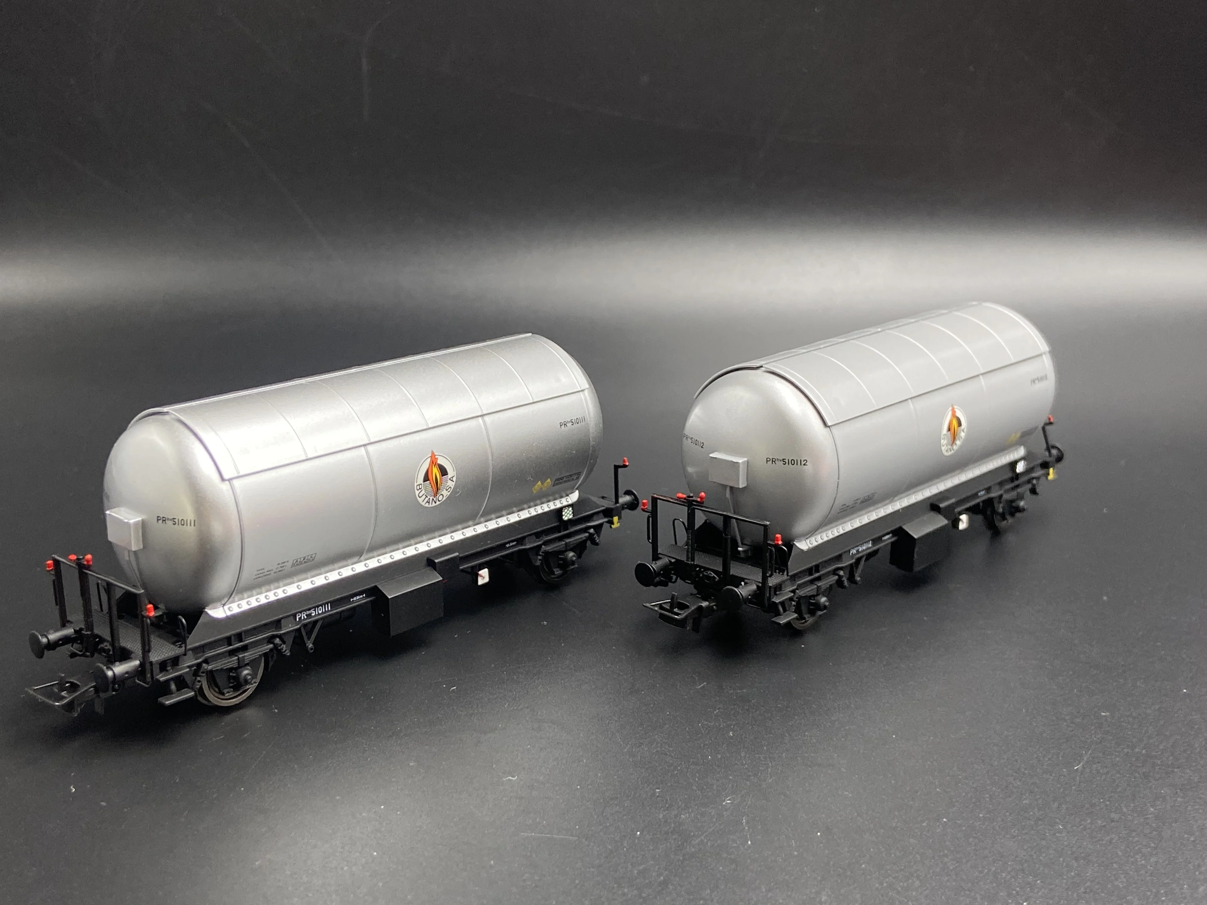 

Литой под давлением масштаб HO Electrotren, масштаб 1:87, BUTANOSA, масляный цистерна с одним крылом, металлическое колесо, модель автомобиля из сплава, Коллекционная игрушка в подарок