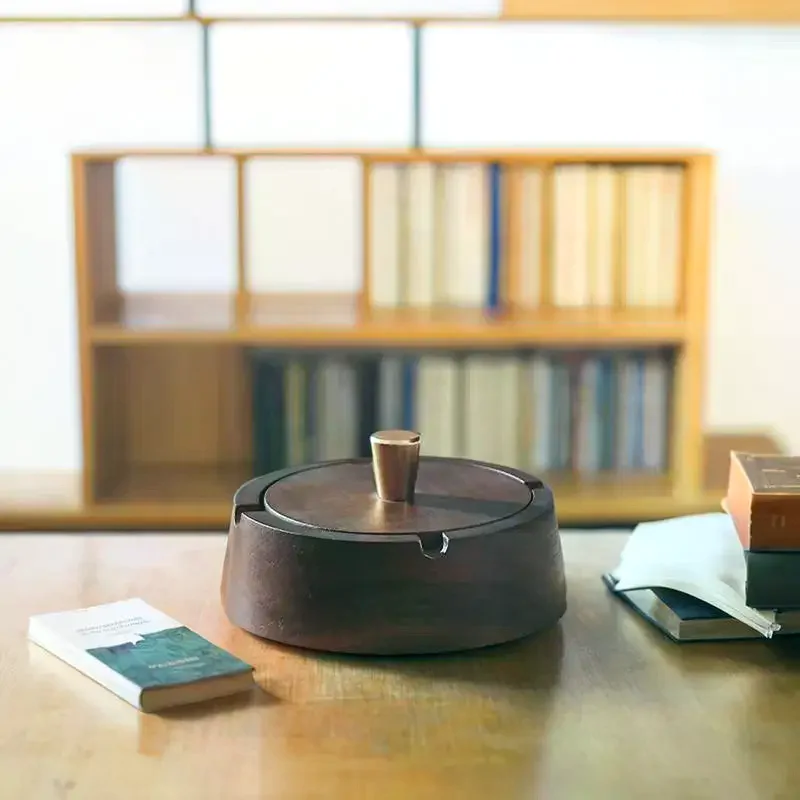 Square / Circle Natural Wood Ashtray With Lid Fireproof Iron Core Compact Size Suitable For Tea Tables And Desks Ash Tray Home