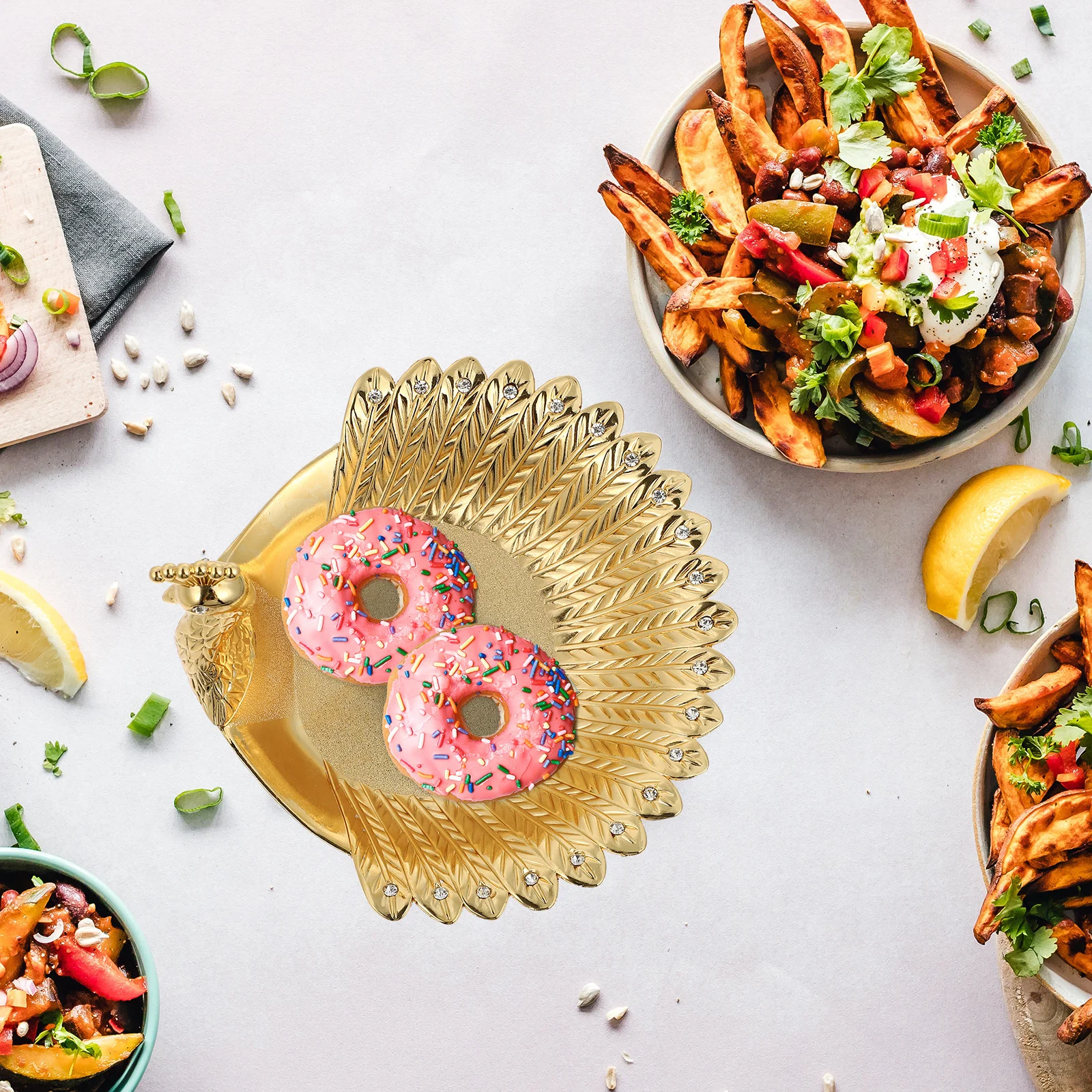 

Metal Rhinestone Inlaid Peacock Fruit Bowl Decorative Serving Dish Home Furnishing Utensil Kitchen Barware Decoration