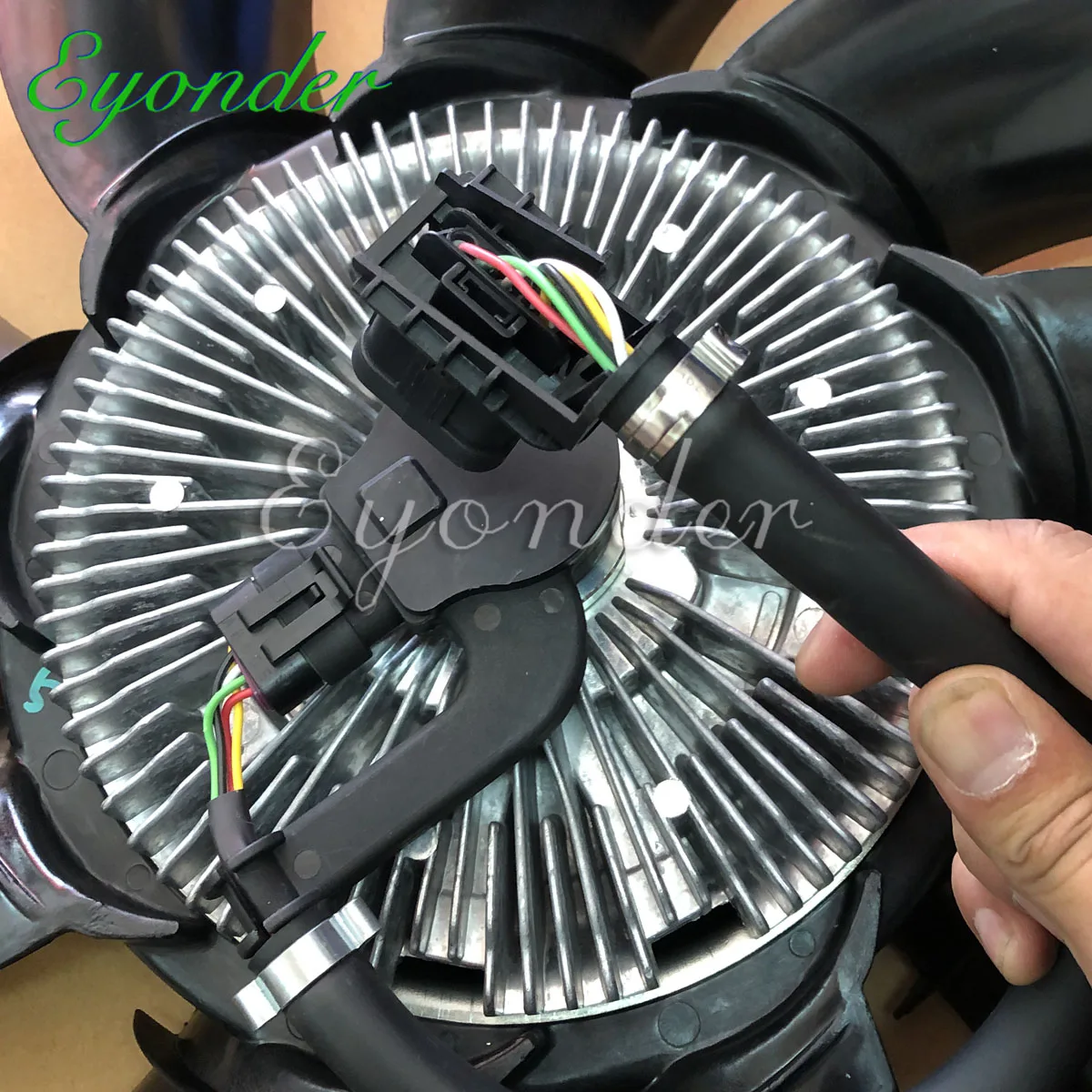 Cooling Radiator Fan Motor Unit for LAND ROVER Discovery 3 Discovery 4 LR4 2014-2016 Range Rover Sport 2010-2017 LR012644