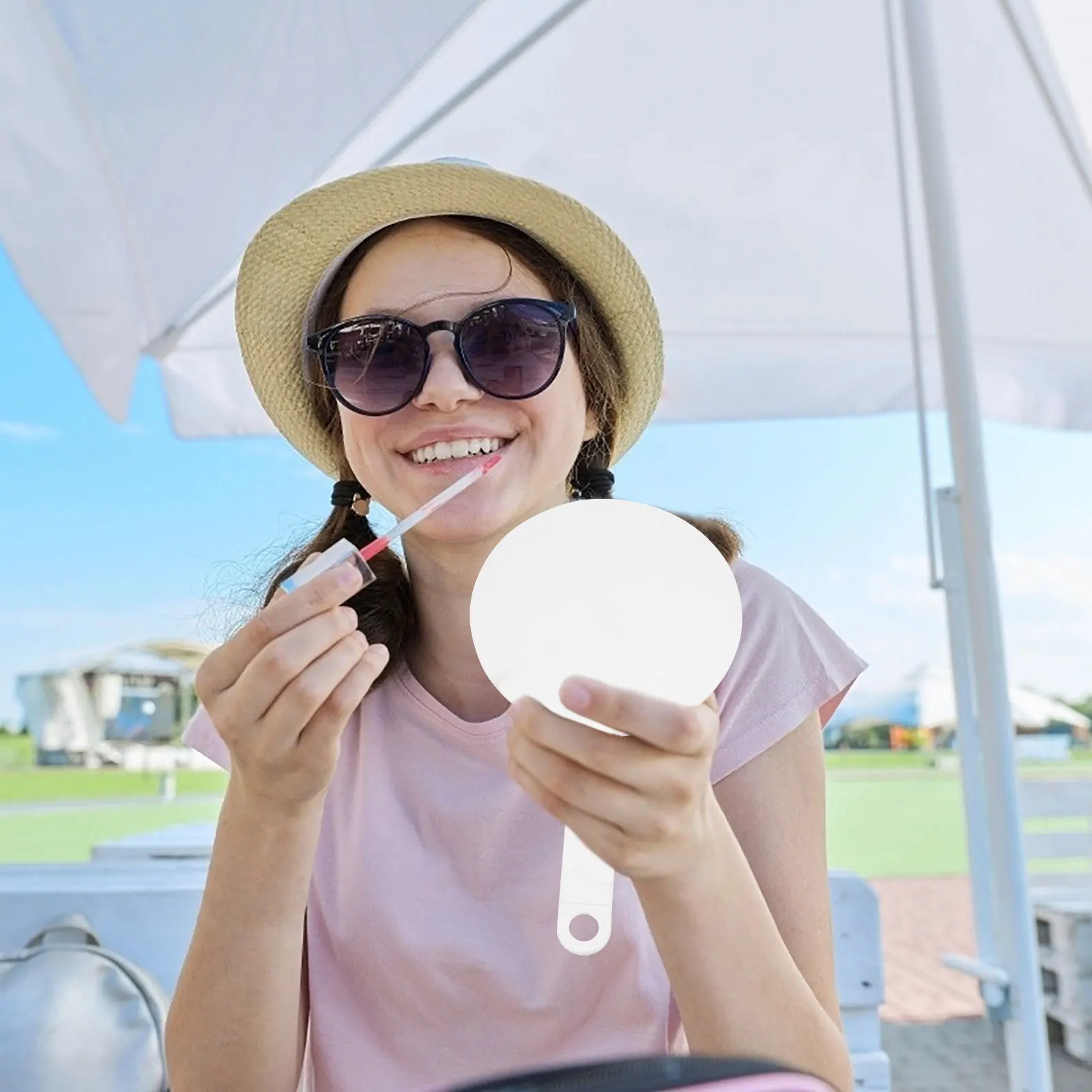 กระจกตั้งโต๊ะพร้อมขาตั้ง กระจกแต่งหน้าแบบมีด้ามจับ กระจกพกพาขนาดเล็กแบบพับได้