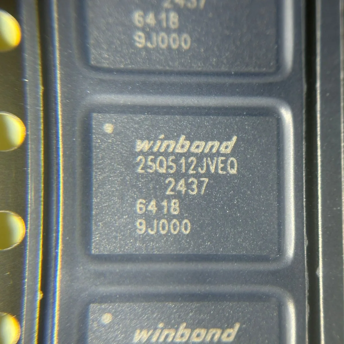 

WSON-8 memory W25Q512JVEIQ genuine original FLASH silk-screened 25Q512JVEQ IC chip integrated circuit