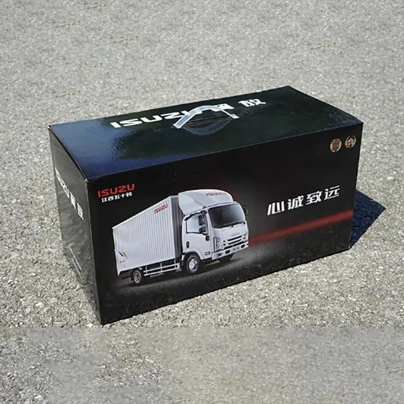 Diecast 1/18 scale Isuzu Light truck with wings van truck alloy