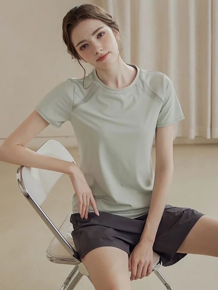 

Женская футболка для йоги 2026: Новинка, сексуальный дизайн с сетчатой спинкой, быстросохнущая, для бега и фитнеса, с коротким рукавом, облегающая, с круглым вырезом, повседневная