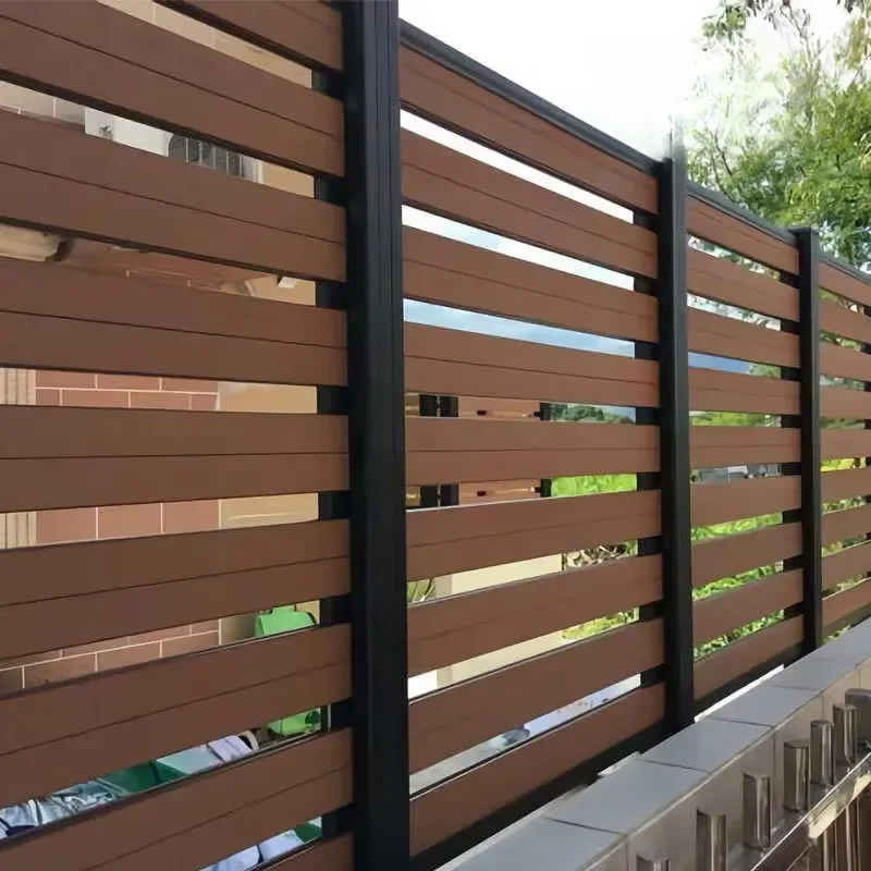 Valla de WPC Fácil de Instalar, Impermeable, Resistente al Fuego y Duradera, con Paneles Decorativos, Valla de Privacidad de WPC