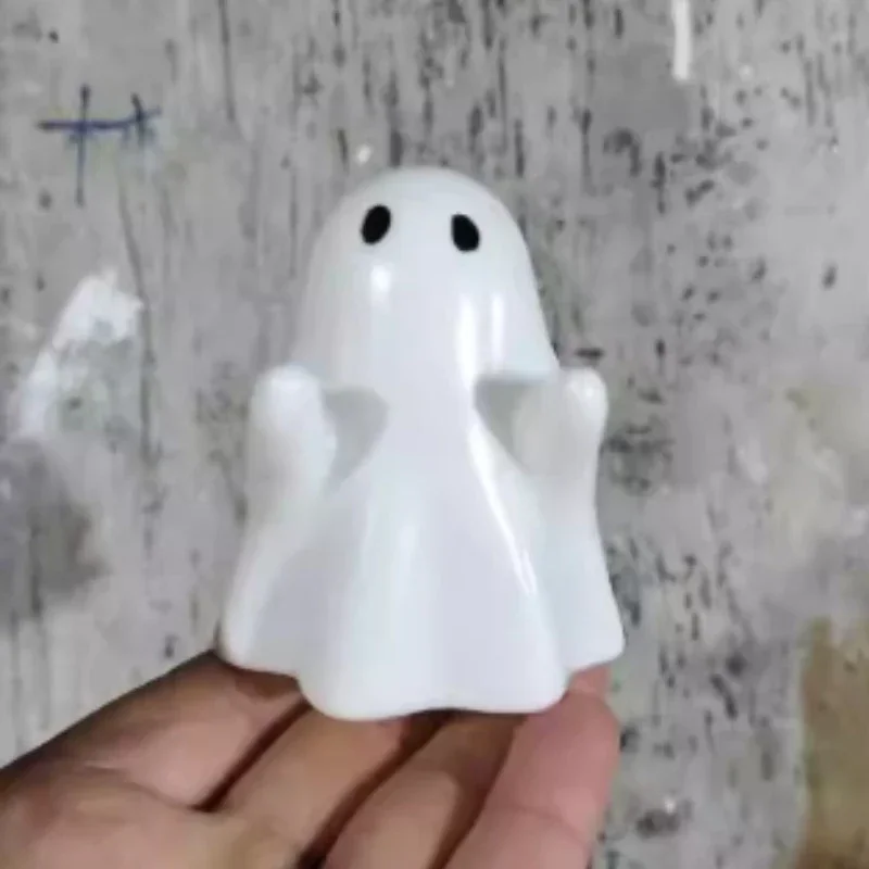 Ghost Pen Holder - Cute Resin Desktop Organizer for Office & Home, Halloween Decor Creative Gift, Funny Stationery Stand (1PC)