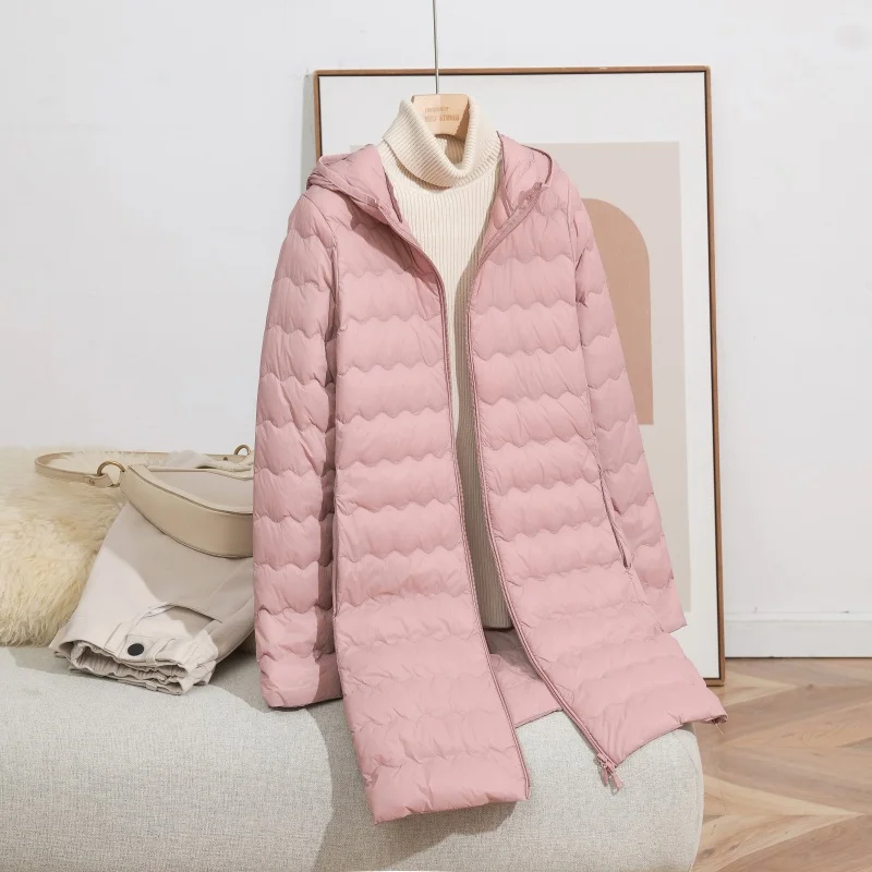Mittellange Herbst- und Winter-Daunenjacke mit Kapuze für Damen, 2025, neue einfache Wellenlinie, modische Pendlerjacke, warme Jacke