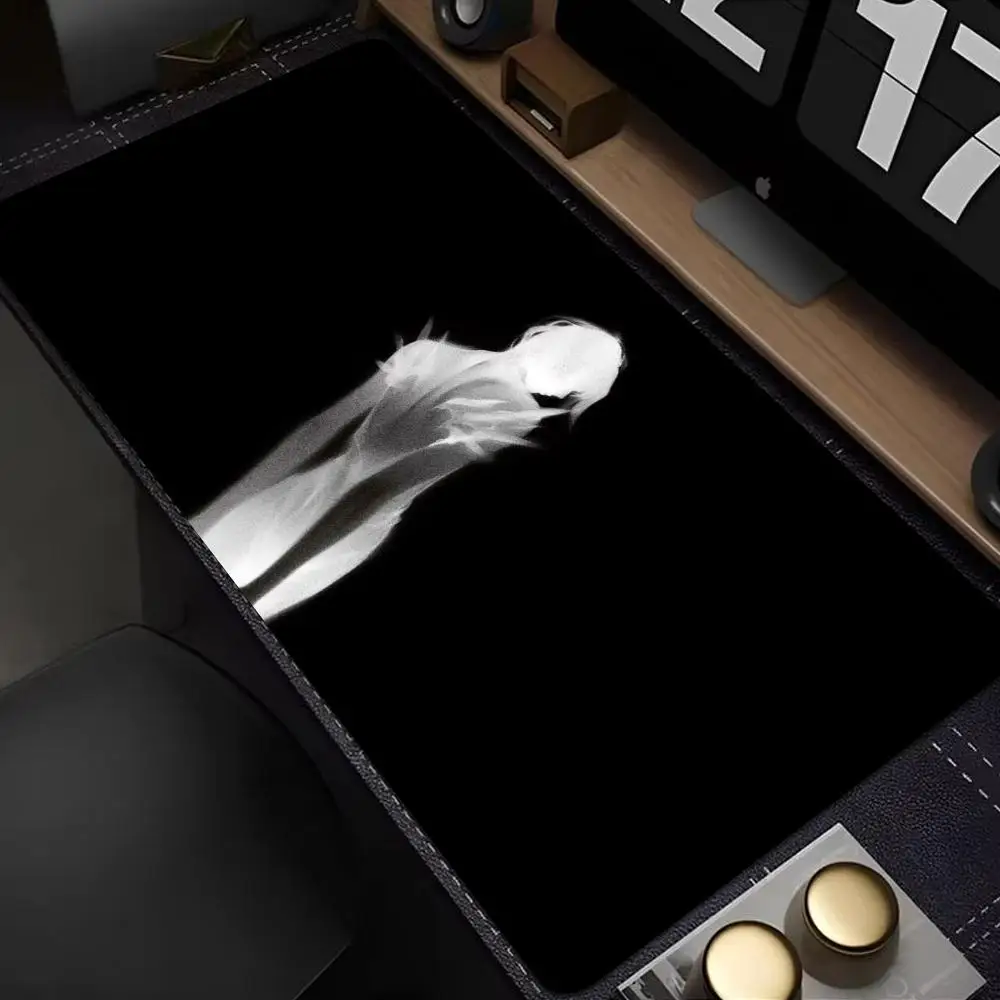 

Black And White Portraits Silhouettes Mouse Pad Mouse Pad Gaming Accessories Office Gamer Keyboard Desk Mat Non-Slip Desk Mat