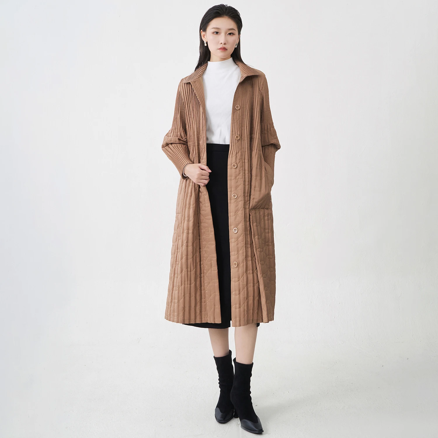 Cappotto in cotone plissettato Miyake 2025 Cappotto invernale in cotone di media lunghezza allentato versione coreana Cappotto moda donna di alta qualità