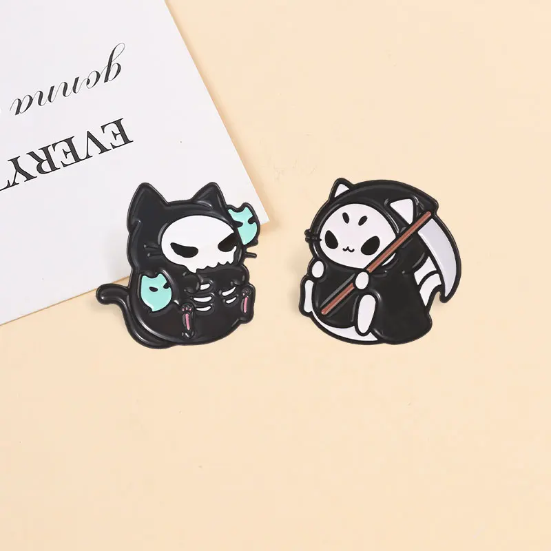 Totenkopf Schwarze Katzen Abzeichen Emaille-Pins Gotische Todeskatzen Pilz-Broschen Gruselige Tiere Halloween-Accessoires Deko-Geschenke – Detail 2