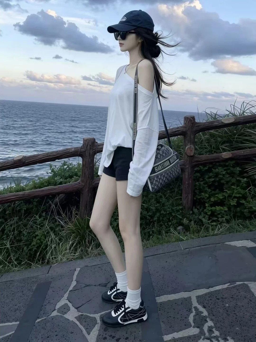White Shoulder Bared Long Sleeve UV Protection Shirt T Shirt Women Autumn 2026 Korean Style Chic Small Top Beach Outfit