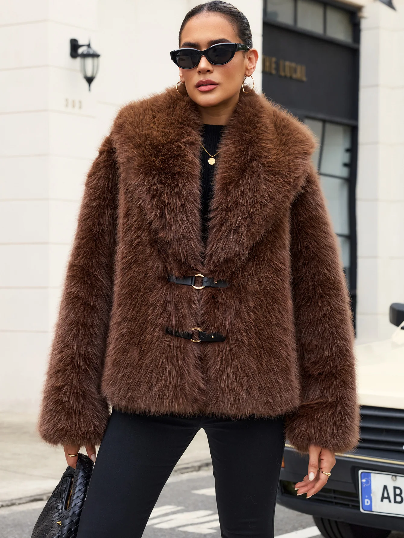 Women's Winter Warm Thick Artificial Fur Jacket 2026 Fashion Imitation Fox Fur Coat Stylish Cozy Imitation Animal Fur Outerwear