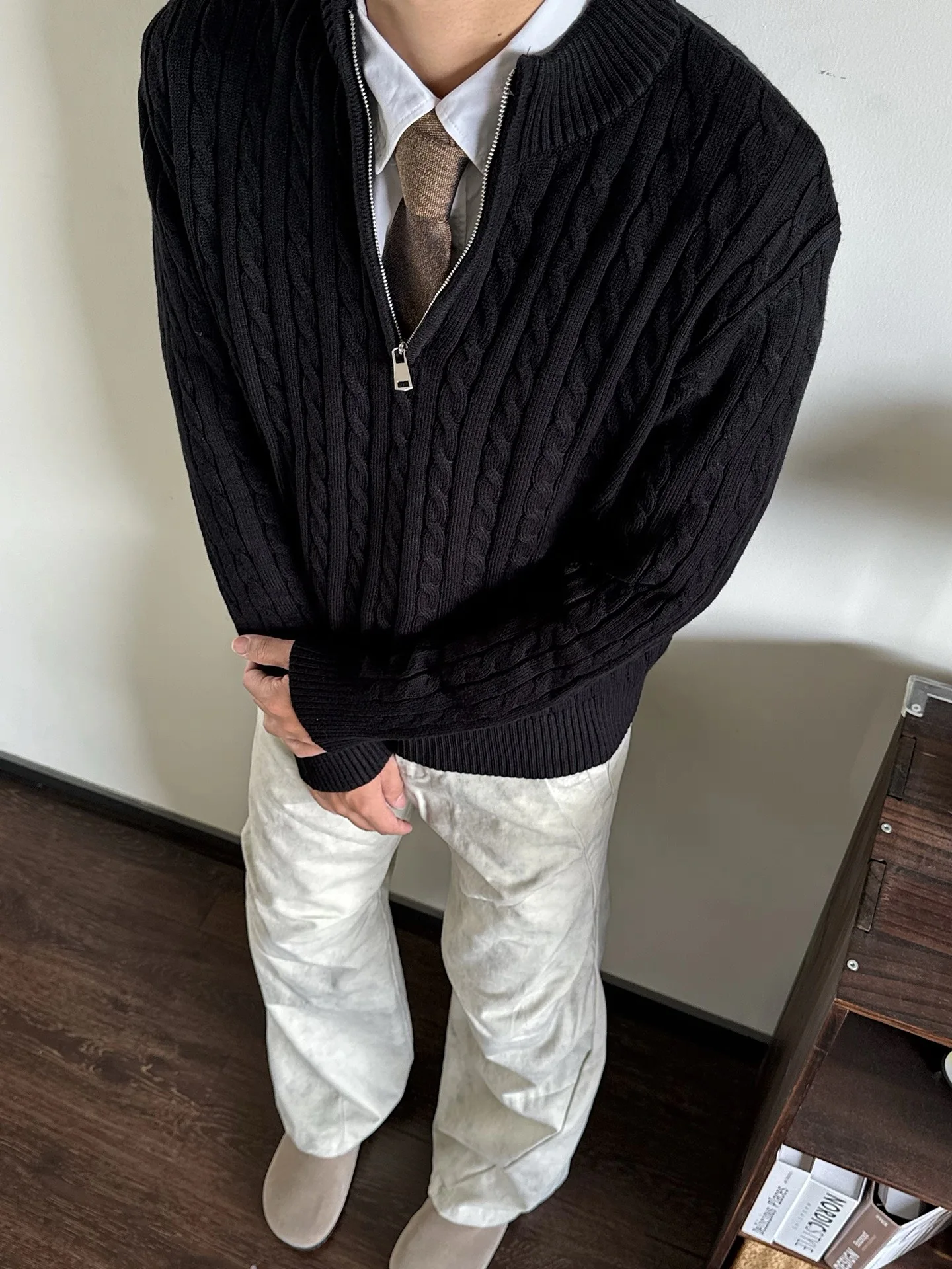 

Американский вязаный свитер в стиле ретро, мужской осенне-зимний ленивый повседневный универсальный свитер с высоким воротником на молнии из полиэфирного волокна, длинный свеч...