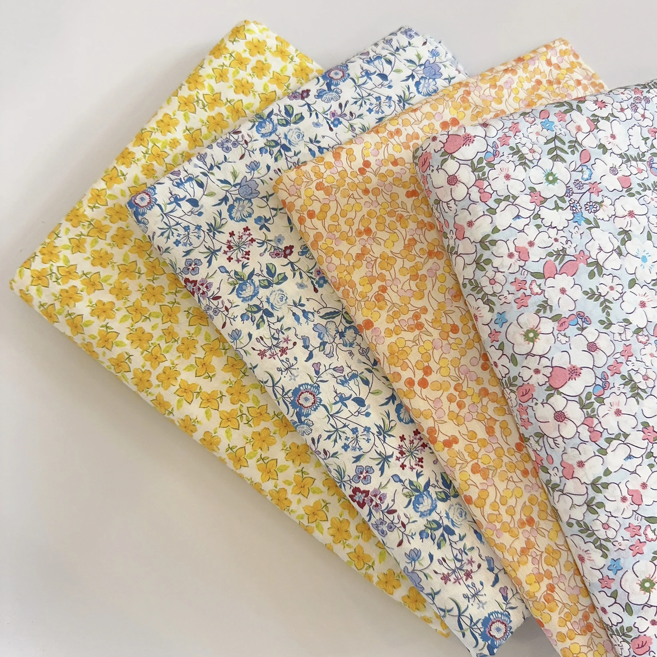 4 Styles Floral Cotton Fabric Soft Lightweight Printed Cloth for DIY Sewing Crafts Making Baby Clothes Pillow Cover Curtain Home