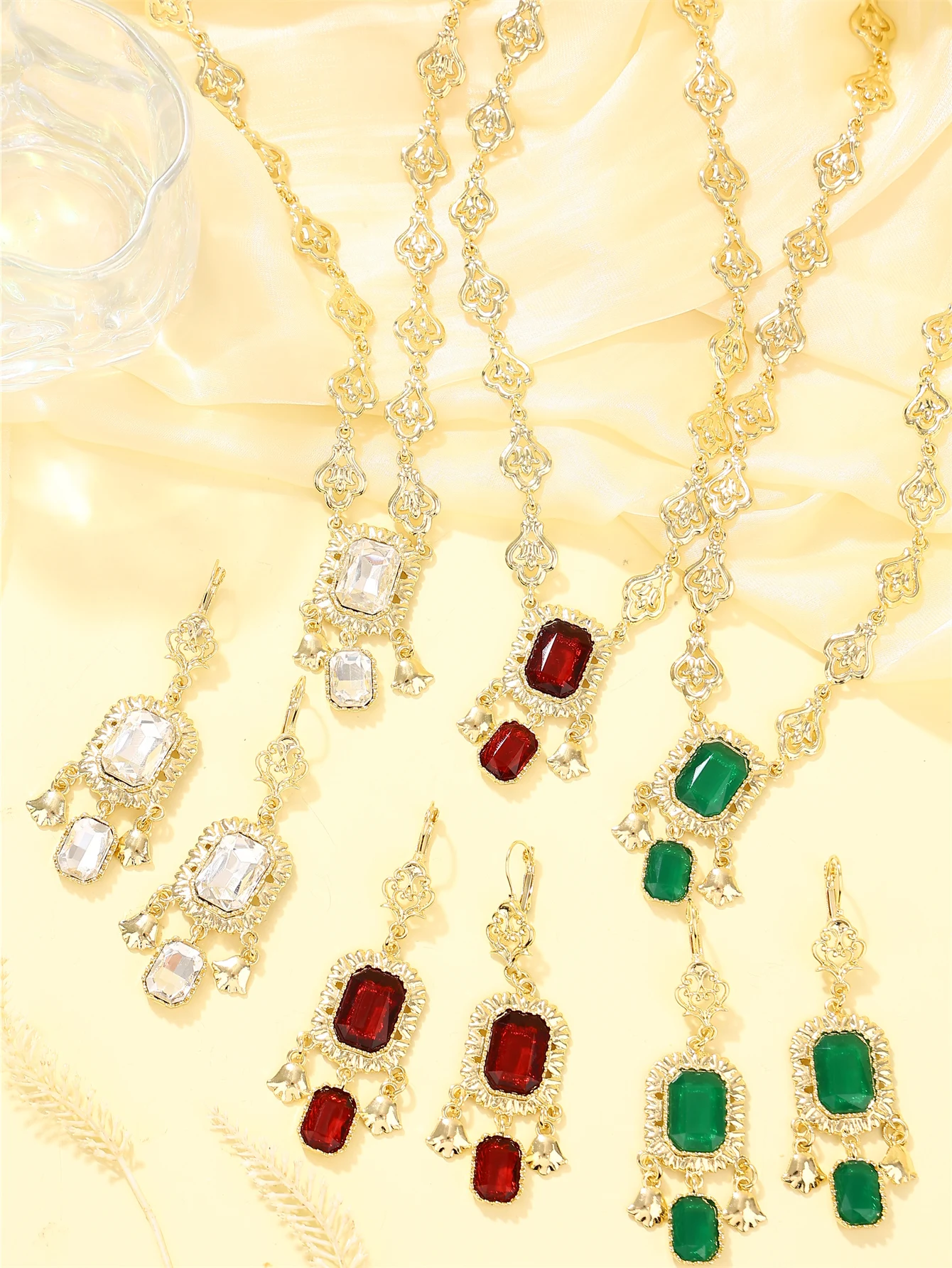 

Middle Eastern ladies' jewelry sets necklaces earrings ladies' robe sets bridal wedding banquets festival clothing accessories