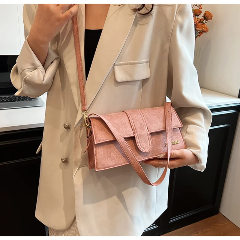 حقيبة كتف رياضية كاجوال للنساء للسفر اليومي مع مادة البولي يوريثان، تصميم مقاوم للماء، مقصورات متعددة، حزام قابل للتعديل