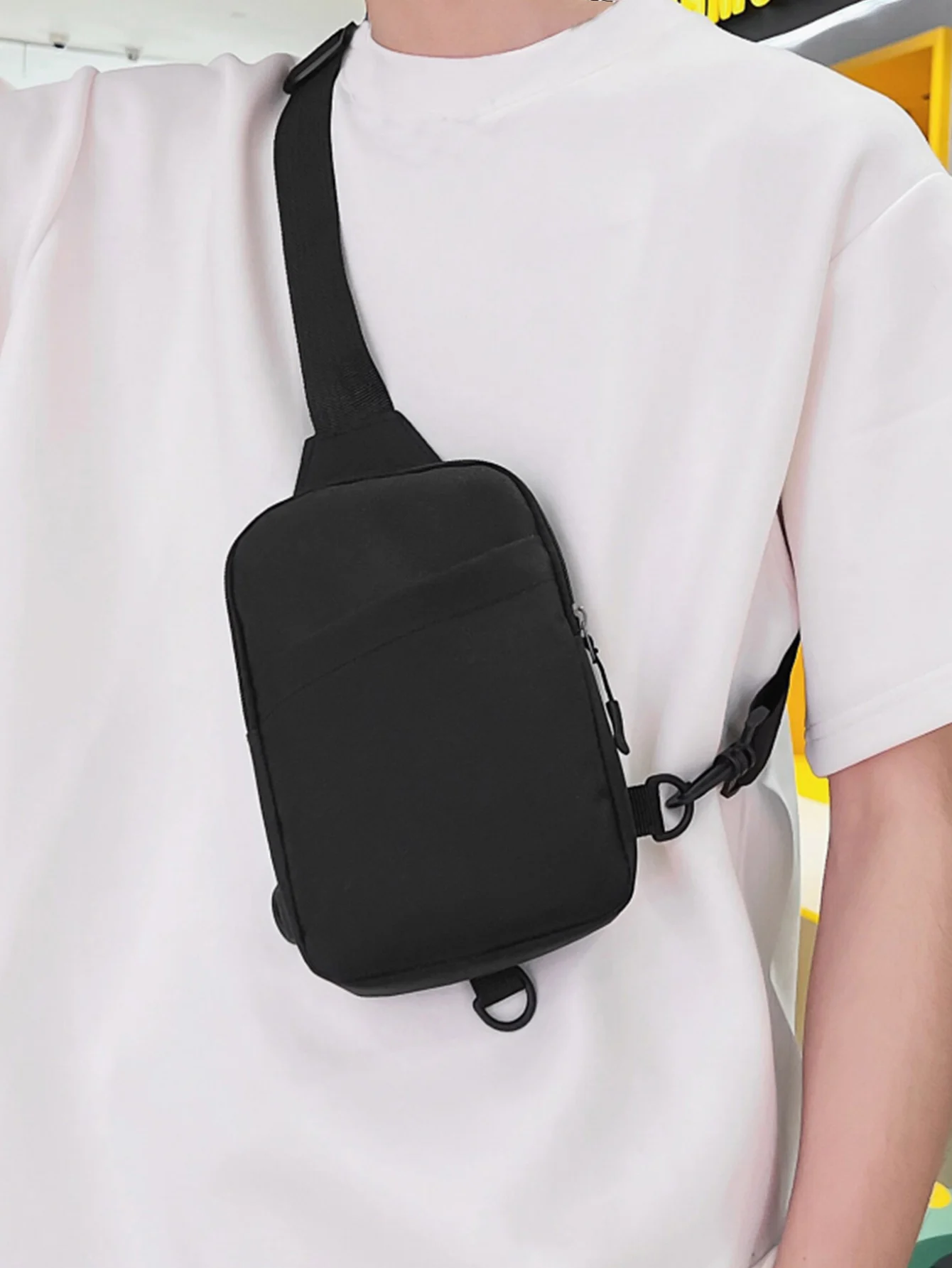

Fashionable Versatile Multifunctional Oxford Cloth Chest Bag Lightweight Solid Color Diagonal Cross Bag Suitable for Daily Use