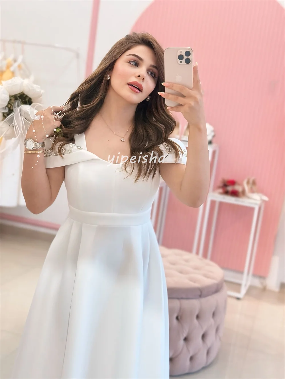 Maßgeschneiderte, formelle, passende Jersey-Strasssteine, A-Linie, schulterfreie Midi-Kleider, maßgeschneiderte Anlasskleider, moderner Stil, Mode