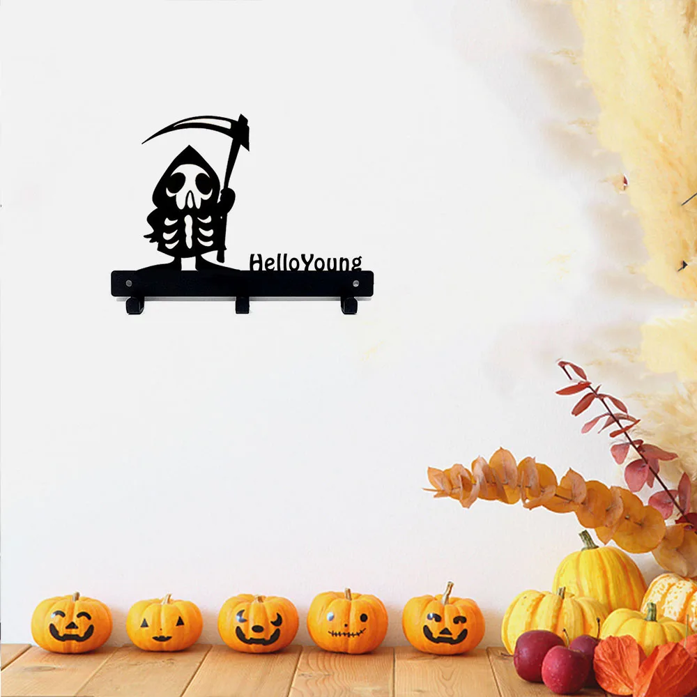 

Elegant 1 Piece Halloween Decoration Hook – Grim Reaper's Scythe Style. A Sophisticated Storage Rack for Halloween