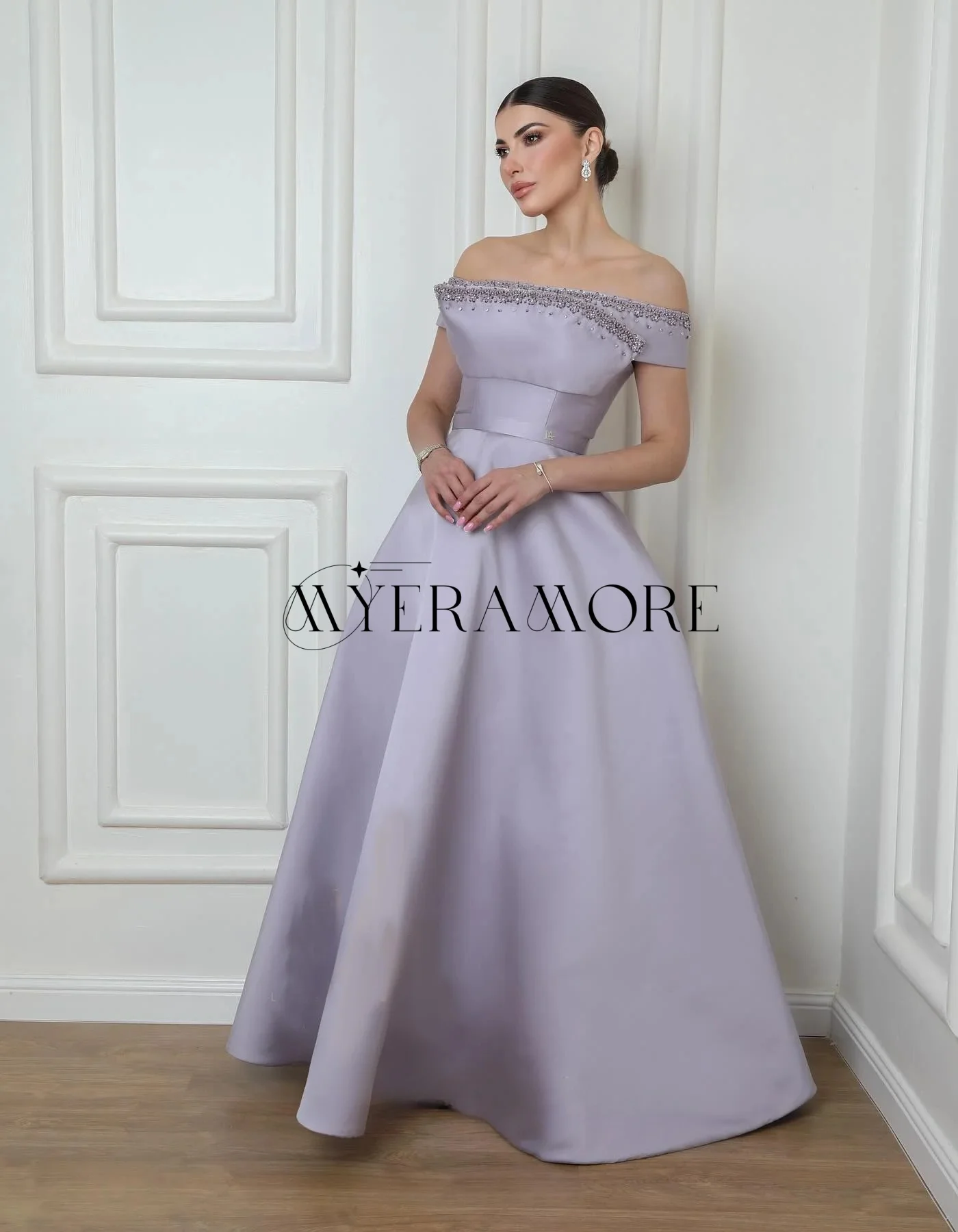 فساتين سهرة أنيقة مكشوفة الكتف باللون الأرجواني على شكل حرف A مطرزة للنساء فساتين حفلة موسيقية مخصصة