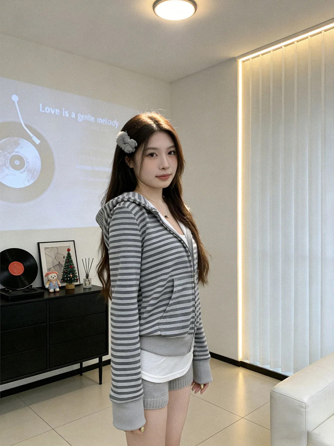 

Женский свитшот свободного кроя с круглым вырезом, весна 2026, новинка, с длинным рукавом, в полоску, повседневный, в расслабленном стиле