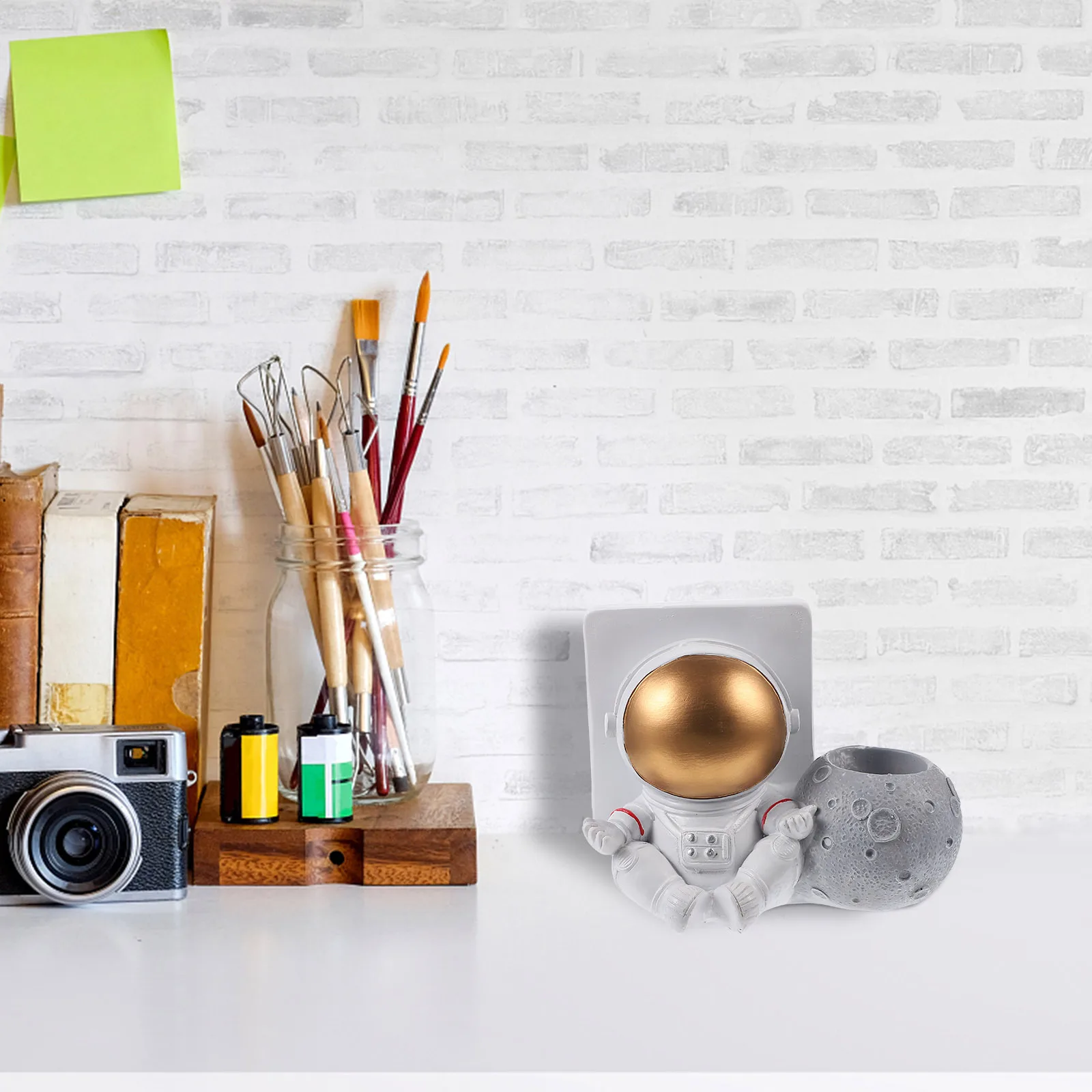 

1Pcs Space-Themed Pen Holder Sturdy Desktop Storage Organizer Pencil Pot Makeup Brush Holder Office Student Accessories