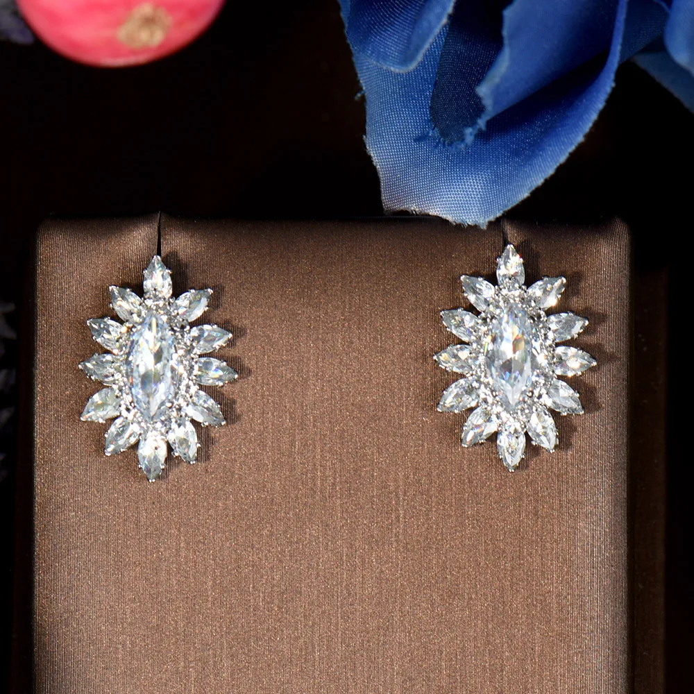 HIBRIDE Korean Version Of Simple Geometric Zircon Earrings Small And Cold Style Women Stud Earring Bijoux femme E-693