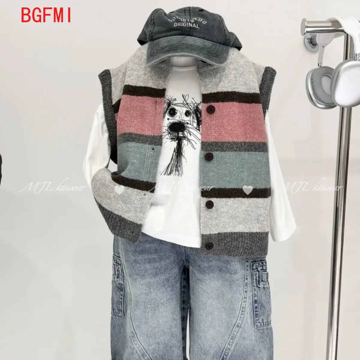 

Handsome Fashionable Boys Spring Autumn Clothing Set 2025 New Children's Striped Knitted Vest+White Dog T-shirt+Jeans 3pcs Set