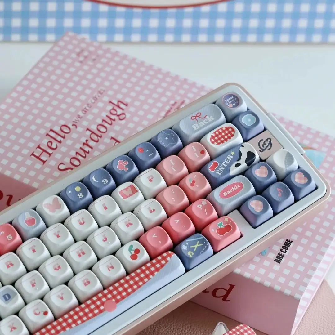 

Alice Keycaps Cute Set of Key Theme Keycap Gift Box Customization MOA Pbt Mechanical Keyboard Cap Ansi Layout Cap for MX Switch