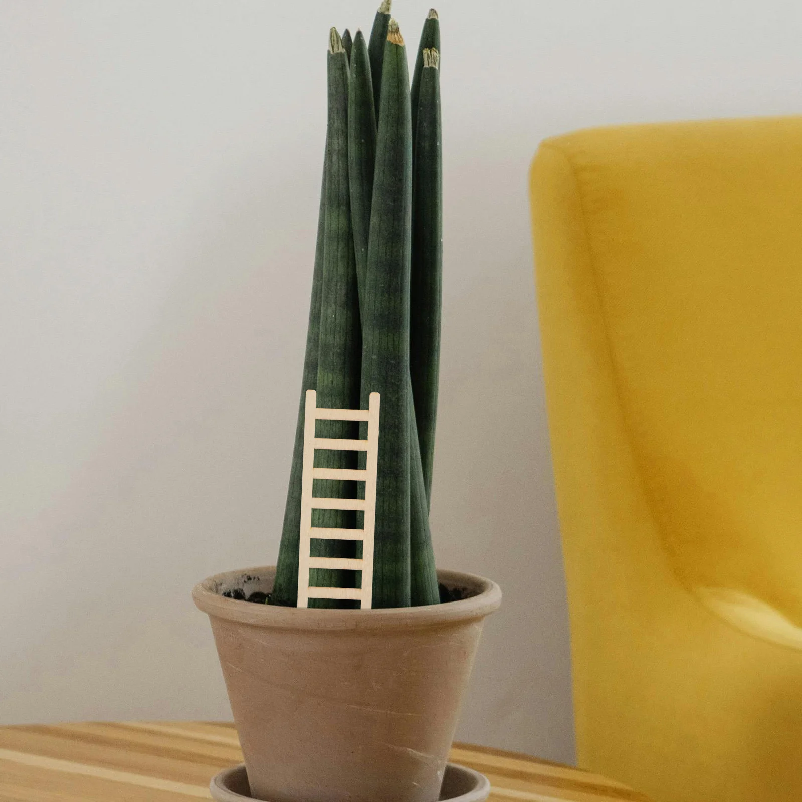 

2Pcs Miniature Ladder Decor Small Wooden Ladders for DIY Mini House Garden Layout Natural Wood Climbing Stair Decorative