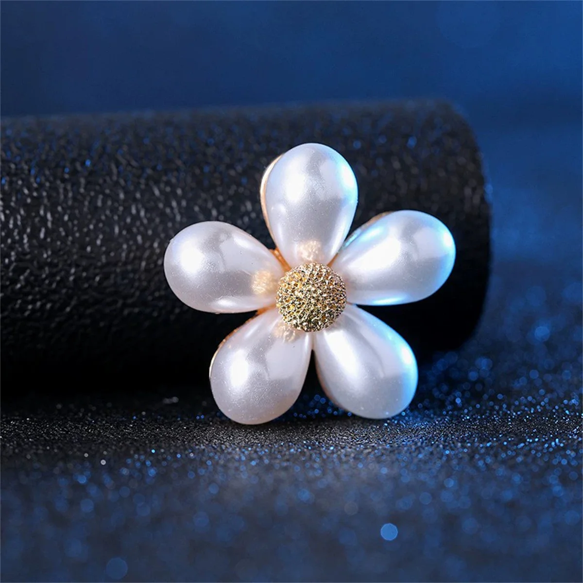 1Pc Fashion Mini Flower Brooch Female Literary Style Personalized Pin Creative Exquisite Kawaii Jewelry Accessories Party Gift