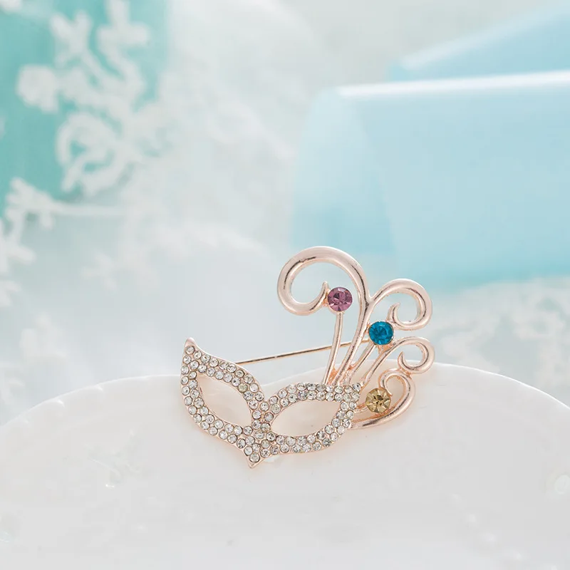 New Full Rhinestone Fox Mask Enamel Brooches Pin Cute Collar Lapel Pins Jewelry For Women Party Causal Brooch Accessory Gifts