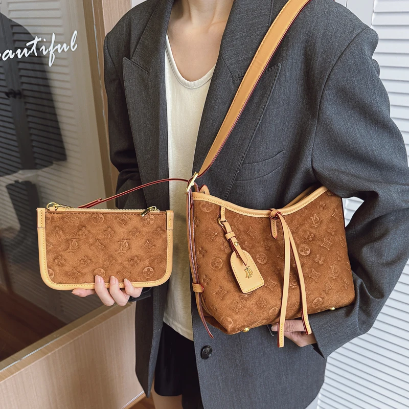 حقيبة ساعي البريد النسائية الأنيقة الكلاسيكية المشهورة، حقيبة كتف جلدية أنيقة للسيدات، حقيبة كروس فاخرة من قبل العلامة التجارية الشهيرة