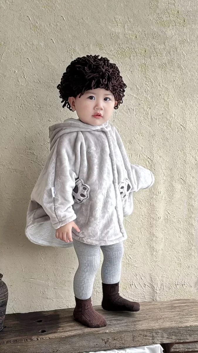 

Зимнее уютное флисовое пальто для малышей 0-3 лет, накидка с капюшоном для мальчиков и девочек, ветрозащитная накидка с енотом, уличное одеяло для новорожденных