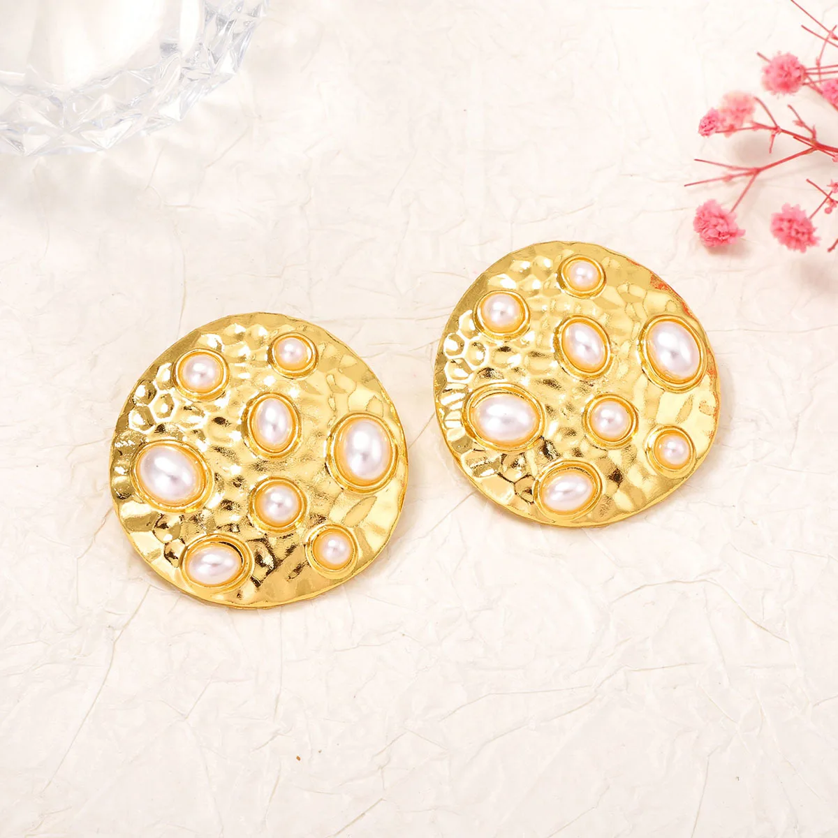 New Fashion Round Inlay Imitation Pearl Geometric Stud Earrings for Women Classic Retro Travel Party Jewelry Accessories Gift