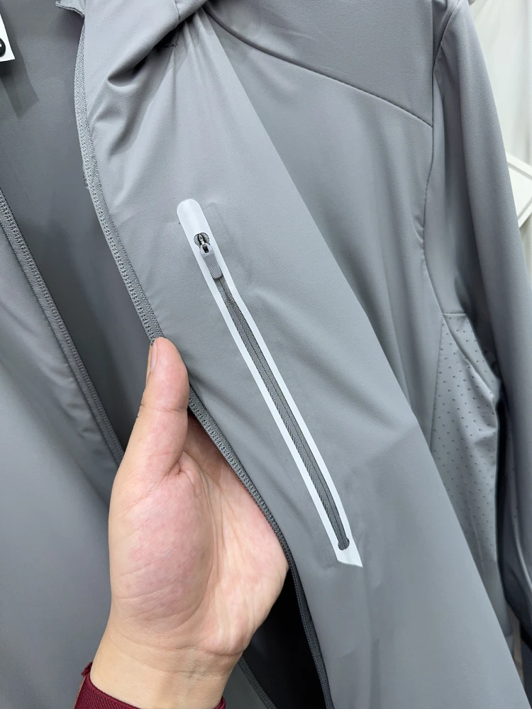 

Svip Men's Outdoor Lightweight Breathable UPF50 Cool Feeling Sun Protection Clothing Summer Hooded Casual Jaet