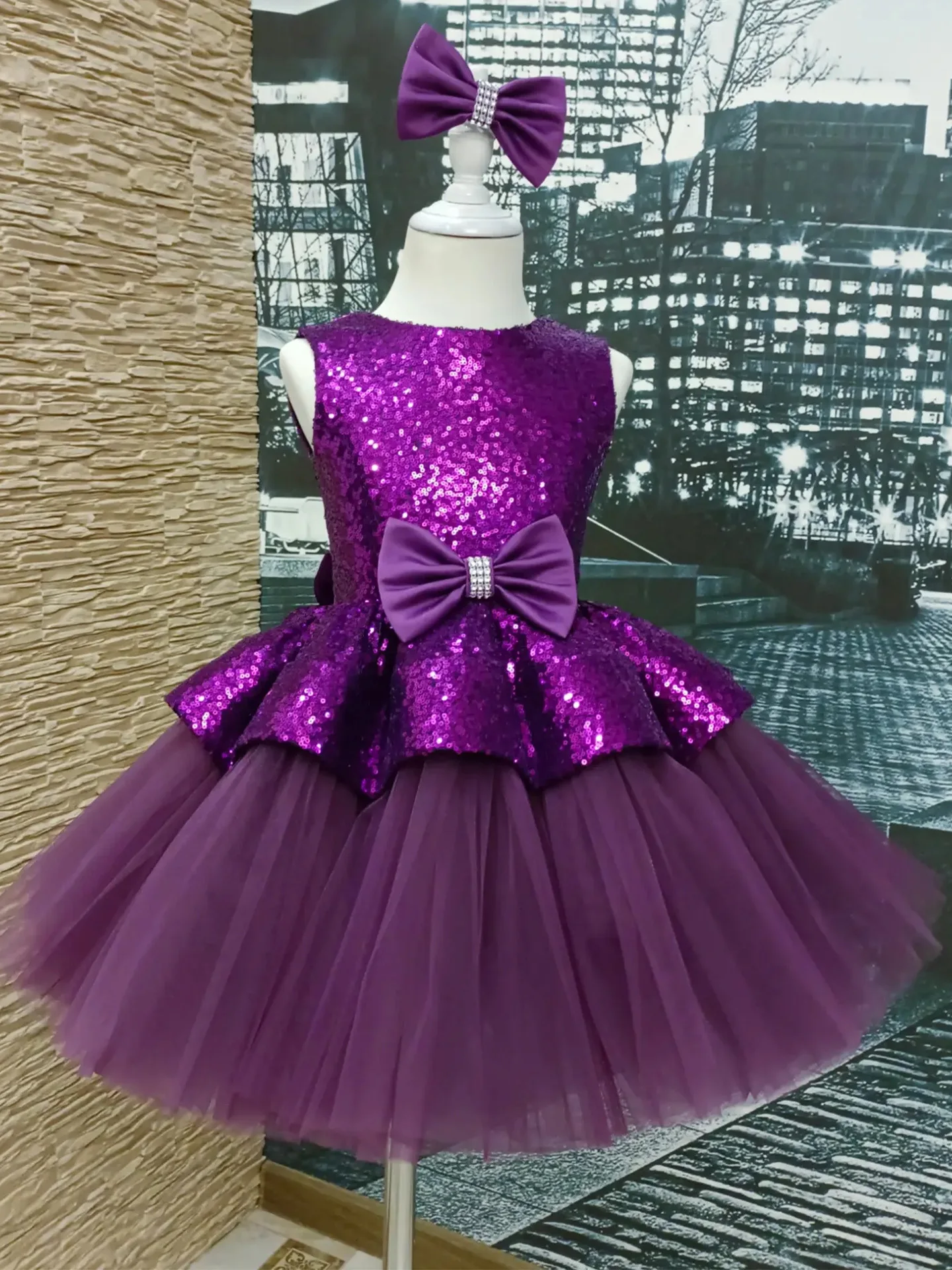 カスタムフラワーガールドレス-結婚式用-ファーストクリスマスパーティー用-ノースリーブスパンコールボディス-大きなリボンアクセント-チュールスカートとマッチ付き