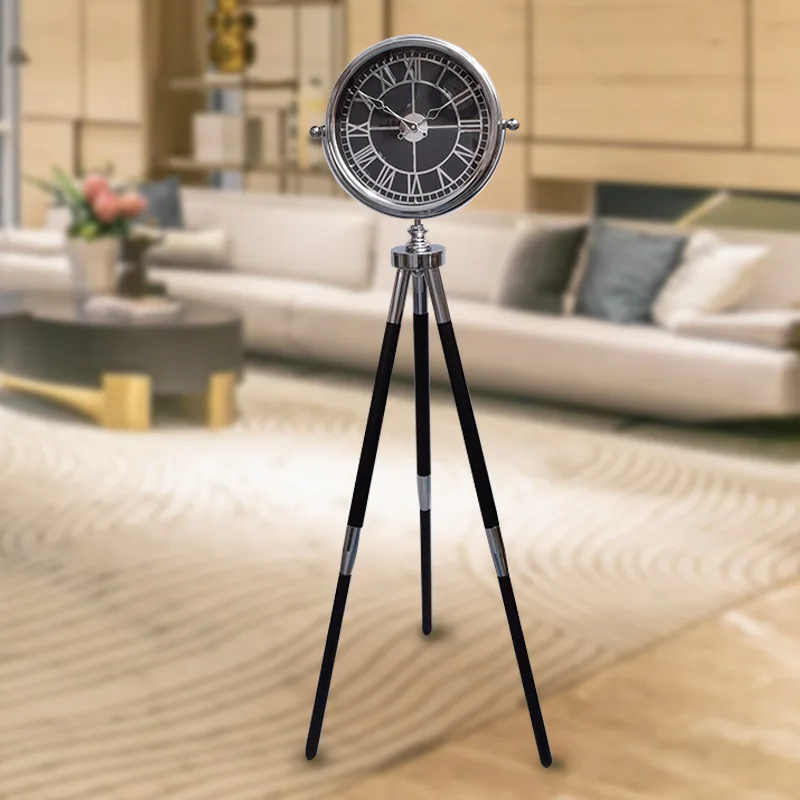 

European retro three-legged floor clock home villa living room decoration ornament standing clock electroplating gear