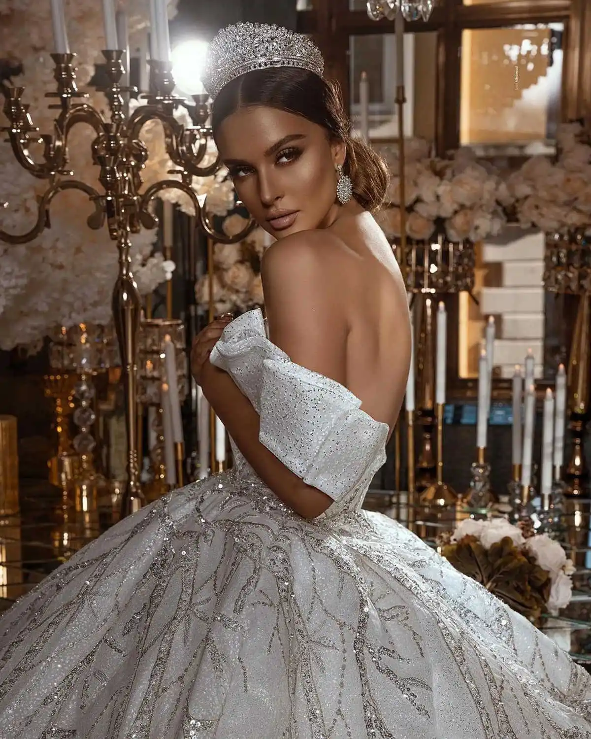 Romantic Ball Gown Wedding Dress Shining Applique Sequin Lace Backless Off Shoulder Court Gown Bridal Customized Robe De Mariée