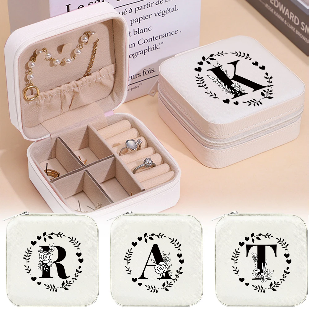 

Новинка 2025, портативная шкатулка для ювелирных изделий, большая емкость, модный органайзер для путешествий, гирлянда, серия с буквами, дорожная коробка для хранения ювелирных изделий