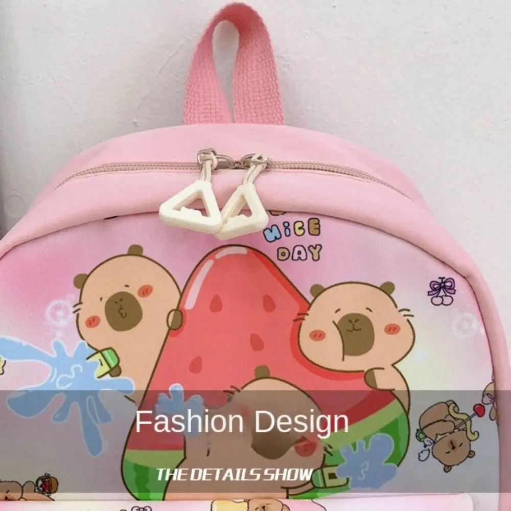 Zaino capibara carino di grande capacità Cinghie larghe in nylon Zaino per animali dei cartoni animati Borsa per libri ultraleggera per bambini Regali