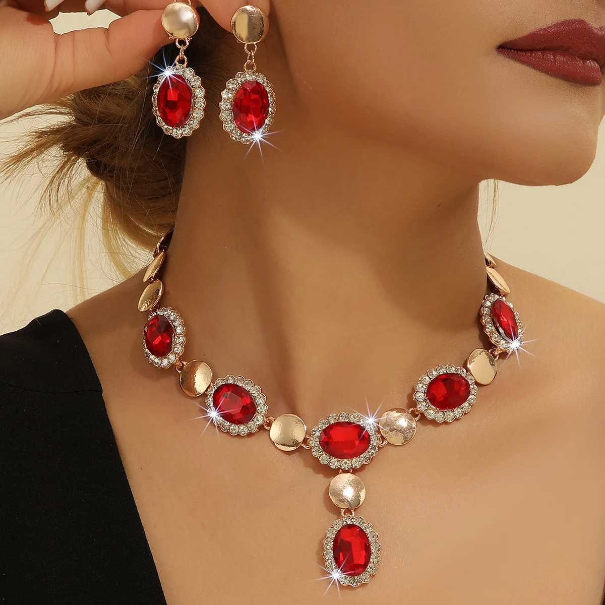 

Popular light luxury gld zinc alloy white water crystal necklace earrings set women's summer new fashion accessories