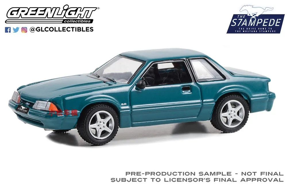 

Green Light 1:64Mustang Run Collection 1–242 Темно-изумрудно-зеленая коллекция игрушек Маленькая подарочная модель настенная подвеска