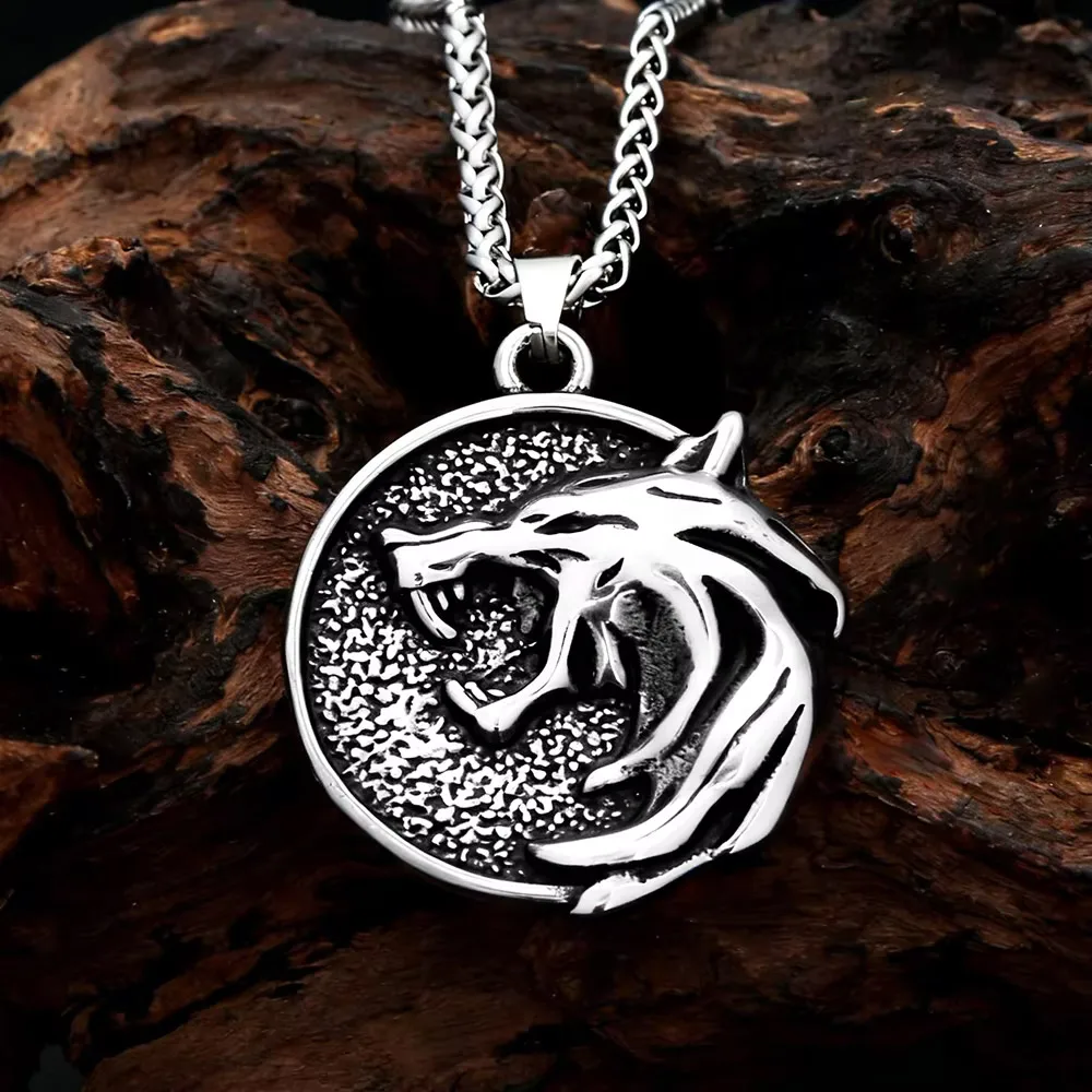 Vintage Wolf Head Stainless Steel Pendant Necklace Round Roaring Wolf Jewelry For Men Punk Hip Hop Animal Amulet Accessories